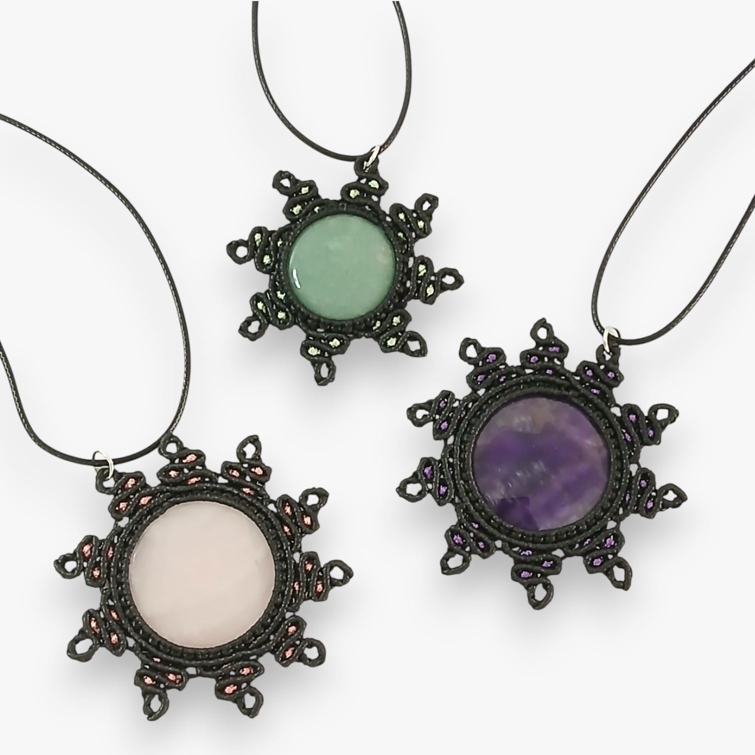 Pendentif soleil pierres naturelles Pendentif soleil pierres naturelles
